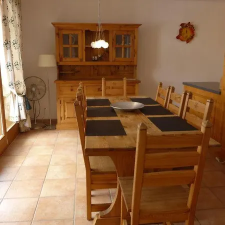 Sleeps 8 Pool Wifi