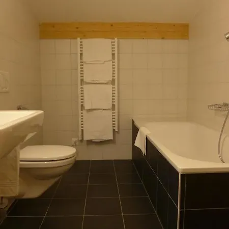Sleeps 8 Pool Wifi 瓦尔·蒂利兹