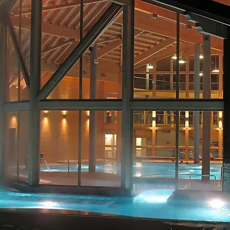 Sleeps 8 Pool Wifi 公寓 *